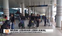 Penumpang memadati Bandara Syamsudin Noor Banjarbaru menjelang arus mudik Lebaran