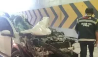 Kondisi kendaraan ringsek akibat kecelakaan beruntun tujuh kendaraan di Tol JORR KM 30 Jakarta Timur yang dipicu rem blong Truk Fuso Selasa 10 Maret 2026