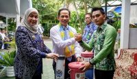 Menteri Lingkungan Hidup RI, Hanif Faisol Nurofiq, berkunjung langsung ke Banjarbaru dan menyalurkan bantuan sarana pengolahan sampah kepada masyarakat. Hanif bahkan menegaskan target besar bagi Banjarbaru untuk meraih Adipura 2026