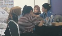 Suasana Expo dan Job Fair Hari Jadi ke-27 Kota Banjarbaru di Lapangan dr Murdjani Jumat 17 April 2026 yang menyediakan 1.553 lowongan kerja dan disambut antusias para pencari kerja