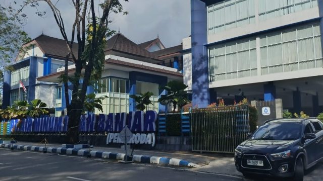 PT Air Minum (PTAM) Intan Banjar menyalurkan program pembebasan biaya rekening air bagi 35 pelanggan terpilih untuk periode April 2026.