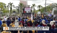 Warga Sidomulyo Banjarbaru dan mahasiswa demo di DPRD Kalsel soal sengketa lahan dengan TNI. DPRD janji gelar rapat dengar pendapat.