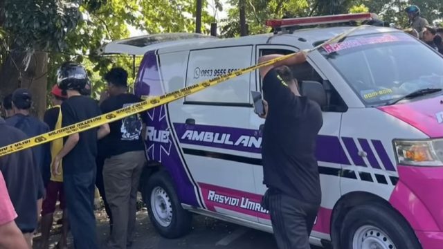 Warga Muara Kelayan, Banjarmasin, digemparkan penemuan jasad lansia yang tergeletak berlumuran darah di sekitar jembatan seberang Masjid Muhammadiyah Kelayan, Jumat (24/4/2026).