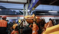 Korban tewas tabrakan Kereta Api Argo Bromo Anggrek dengan KRL Commuter Line di Stasiun Bekasi Timur bertambah menjadi 14 orang per Selasa (28/4/2026) pukul 08.45 WIB.