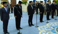 Presiden Prabowo Subianto melakukan reshuffle kabinet Merah Putih dengan melantik enam pejabat baru di Istana Kepresidenan Jakarta, Senin (27/4/2026)