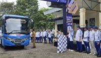Pemkot Banjarbaru melepas seratus lebih kontingen untuk mengikuti Popda Kalsel 2026 di Banjarmasin dengan target meraih prestasi terbaik.