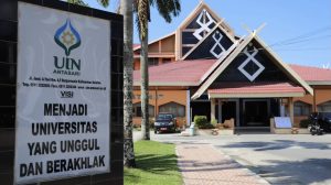 Pemantau independen laporkan kejanggalan seleksi rektor UIN Antasari 2025-2029. SK Guru Besar NM terbit setelah batas pendaftaran.