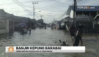 Banjir di Kota Barabai, Hulu Sungai Tengah, masih merendam permukiman hingga hari ketiga. Pedagang sayur pindah jualan ke Jalan Murakata