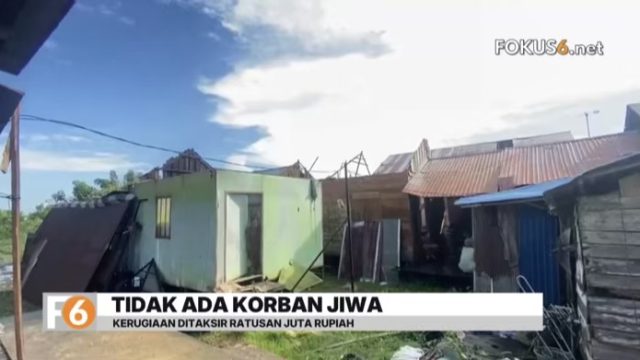 Angin puting beliung menerjang Desa Benua Anyar Sungai Tuan, Astambul, Kabupaten Banjar