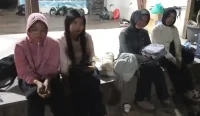 Empat mahasiswi asal Banjarmasin tersesat di Gunung Birah, Tanahlaut, setelah mengikuti pita merah yang mereka kira penunjuk jalur pendakian.