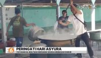 Yayasan Al Mau’nah membagikan santunan kepada 90 anak yatim dan dhuafa serta memasak bubur saat Hari Asyura di Masjid Syiarul Islam, Martapura Timur, Kabupaten Banjar.