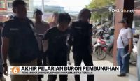 Polresta Banjarmasin menangkap pelaku penusukan maut yang buron selama empat bulan. Polisi mengungkap motif dendam