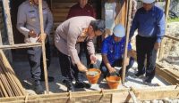 Polres Banjarbaru memulai program bedah rumah bagi empat warga kurang mampu di Banjarbaru dalam rangka menyambut Hari Bhayangkara ke-80.