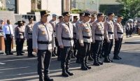 Kapolri merotasi sejumlah Pejabat Utama dan Kapolres di Polda Kalsel. Berikut daftar lengkap pejabat yang mendapat promosi, mutasi, dan penugasan baru.