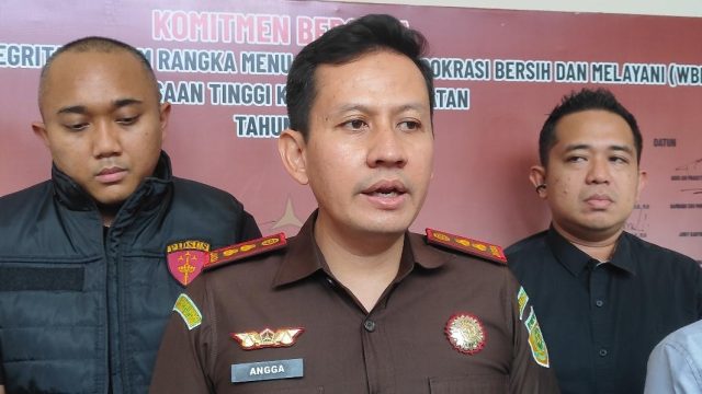 Kejati Kalsel menetapkan pegawai Dinas ESDM Kalsel sebagai tersangka dugaan pemerasan dalam pengurusan izin usaha pertambangan di Tabalong.