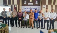 Pemkot Banjarbaru mempercepat penyiapan lahan khusus untuk antrean truk pengisi solar di SPBU Loktabat Selatan agar kemacetan di Jalan A. Yani segera teratasi.
