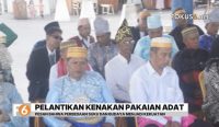 Desa Rampa, Kotabaru, melantik 18 Ketua RT dengan mengenakan pakaian adat Nusantara. Konsep ini menjadi simbol persatuan
