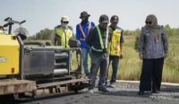 Jalan Purnawirawan–Guntung Manggis sepanjang 2,175 kilometer terus dibangun untuk membuka akses baru