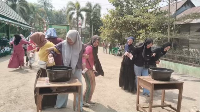 MIN 23 HST menggelar lomba 17 Agustus bersama orang tua siswa dan tenaga pendidik untuk mempererat kebersamaan.