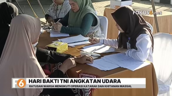 Lanud Sjamsudin Noor menggelar operasi katarak gratis, khitanan massal, pengobatan umum, dan bazar murah dalam rangka Hari Bakti TNI AU ke-79 di Banjarbaru.