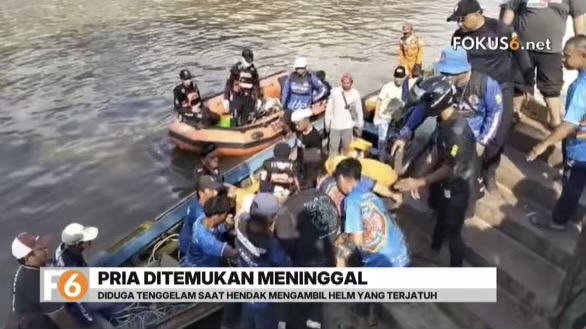 Seorang pria tanpa identitas diduga tenggelam saat mengambil helm yang jatuh ke Sungai Martapura di kawasan Menara Siring Pandang, Banjarmasin.