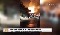 Kebakaran di Kelayan B Banjarmasin menghanguskan delapan bangunan dan membuat lima keluarga dengan 13 jiwa kehilangan tempat tinggal.