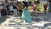 Warga Teluk Tiram Banjarmasin menggelar lomba 17 Agustus seperti balap karung, makan kerupuk, tarik tambang dan balap kelereng.