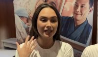 Caitlin Halderman mengungkap tantangan dan kelelahan saat memerankan Fanny dalam film Baby Udon yang terinspirasi kisah nyata.