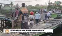 Jembatan Saka Harang di Mantuil, Banjarmasin Selatan, ambruk setelah dilintasi truk bermuatan batu. Warga kini menyeberang memakai jembatan darurat.
