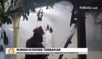 Rumah kosong di Jalan Taruna Praja Banjarbaru terbakar. Petugas sempat kesulitan mencari sumber air untuk memadamkan api.