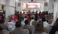 Dugaan wartawan diusir dan didorong petugas muncul saat acara kenal pamit Kapolres Banjar. Belasan jurnalis juga mengaku tak bisa masuk aula.