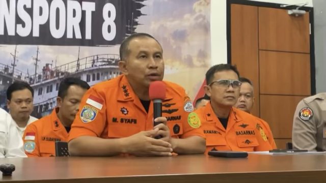 Tim SAR mendatangkan ahli penyelam dari Hong Kong dan Amerika Serikat untuk memperkuat pencarian korban KM Virgo Transport 8.