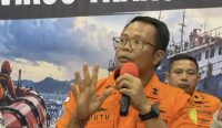 Basarnas menegaskan pengangkatan bangkai KM Virgo Transport 8 bukan kewenangannya. Tim SAR berharap perusahaan segera menjalankan operasi salvage.