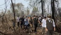Menhut Raja Juli Antoni menyebut hujan di Kalsel terlambat lebih dari 50 hari. Karena itu, penanganan Karhutla Kalsel masih perlu diperkuat.