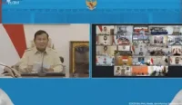 Presiden Prabowo Subianto memerintahkan pencabutan izin korporasi yang terbukti membakar hutan dan lahan di Kalimantan serta Sumatra.