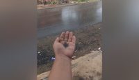 Video hujan di Angsana, Tanah Bumbu, viral di TikTok. Air dalam rekaman tampak kehitaman setelah wilayah Kalsel dilanda kemarau.