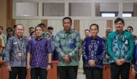 Diskominfo Banjarbaru menggelar sosialisasi PPID bagi seluruh SKPD untuk memperkuat keterbukaan informasi, layanan pengaduan, dan keamanan data publik.