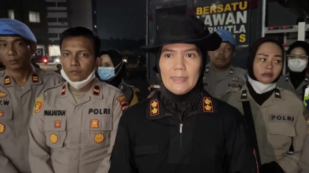 Kapolres Barito Kuala AKBP Susilawati mengatakan, petugas masih melakukan pemadaman hingga Rabu (7/10/2026).