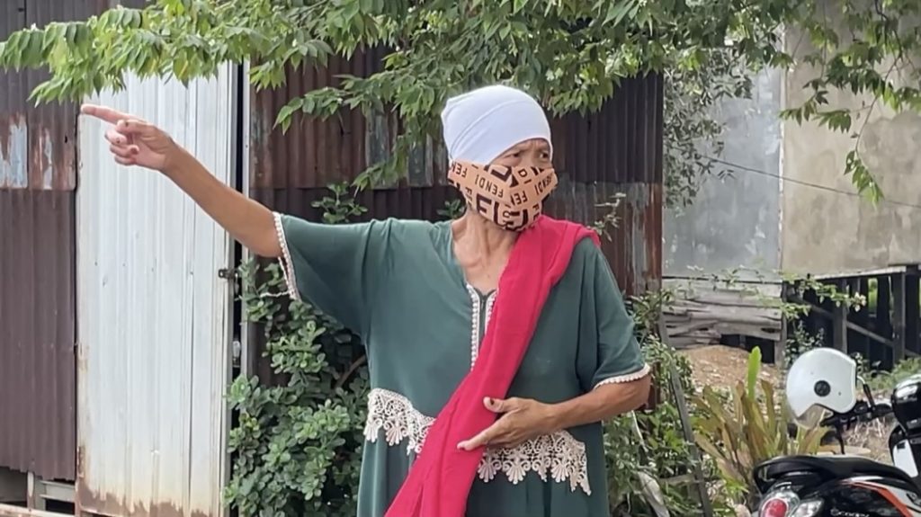 Warga Puntik Tengah, Barito Kuala, mengaku mengalami gangguan pernapasan di tengah kepungan karhutla.