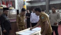 Pemkab Kotabaru mengusulkan RAPBD 2027 sebesar Rp4,78 triliun. Selain itu, pemerintah mengajukan tambahan modal Bank Kalsel Rp30 miliar dan dua Raperda.