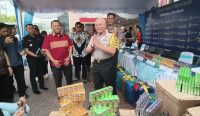 Polda Kalsel menggagalkan peredaran 1.040.000 batang rokok ilegal asal Jawa Timur di Banjarbaru. Polisi menetapkan dua orang sebagai tersangka.